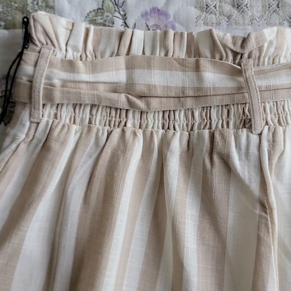 Willow Johnny Striped High Tie-Waist Linen Shorts - Picture 13 of 16